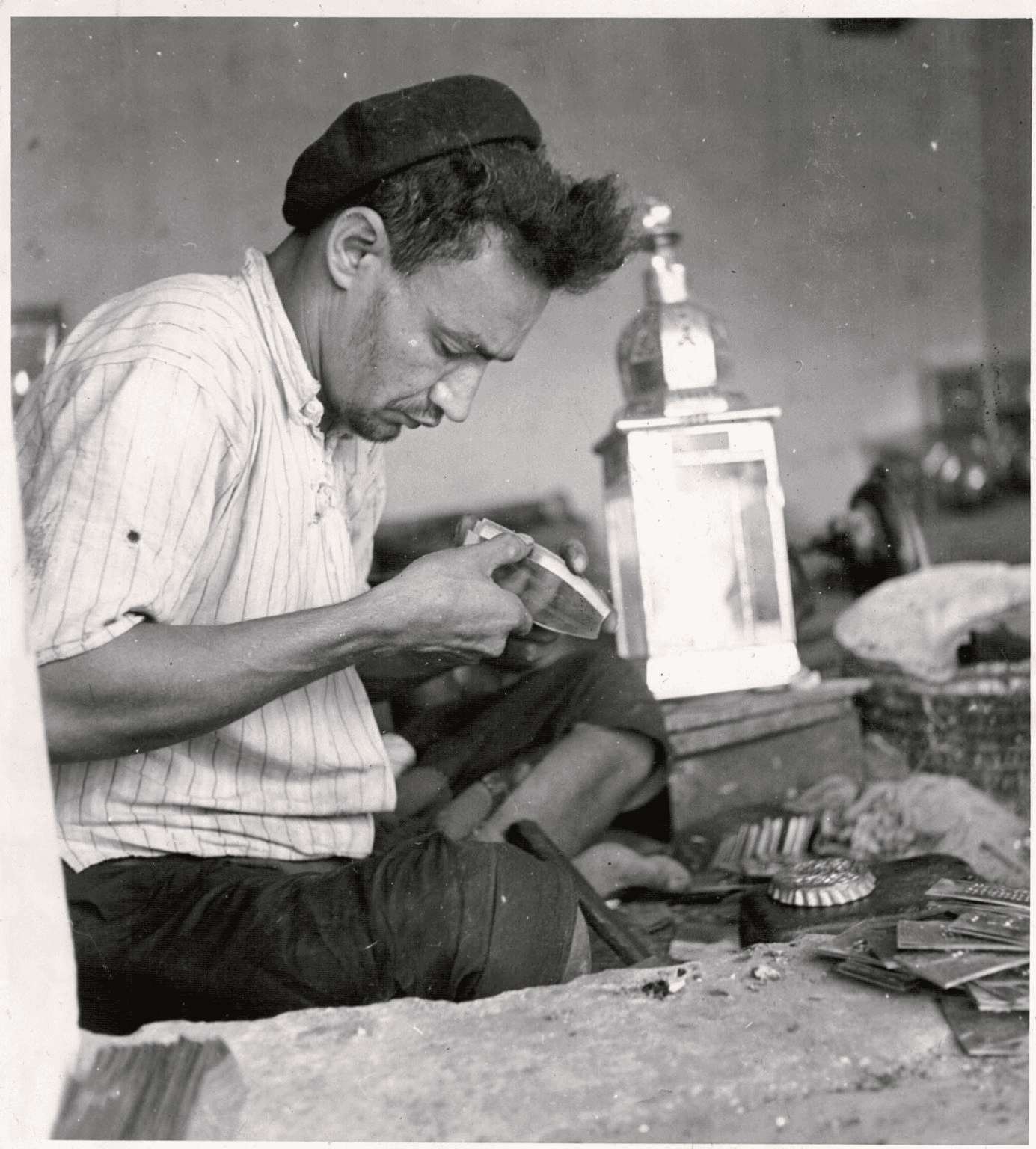 Orfèvre à l'atelier